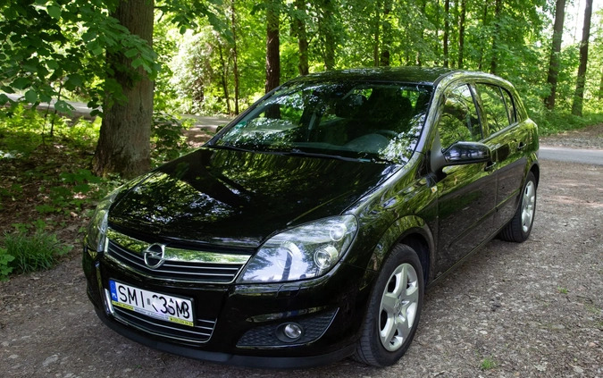 Opel Astra cena 18000 przebieg: 169900, rok produkcji 2008 z Orzesze małe 379